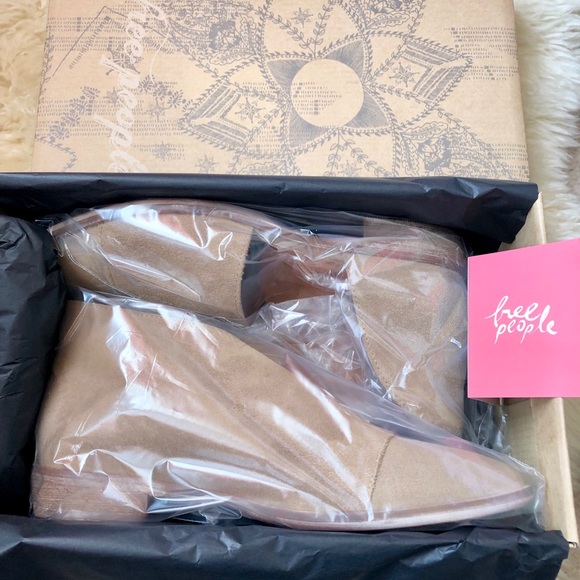 Free People Royale Pointy Toe Flat Beige Tan Suede - Picture 5 of 8